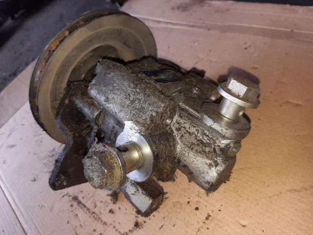 bontott AUDI 100 Kormányszervó Motor (Hidraulikus)