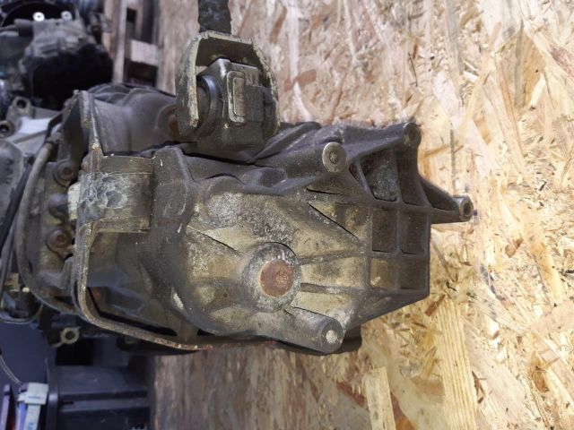 bontott AUDI 100 Váltó (Mechanikus)