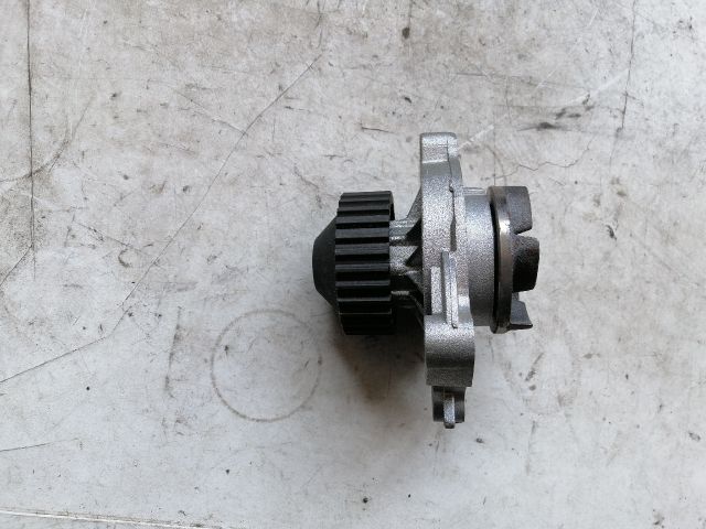 bontott AUDI 100 Vízpumpa