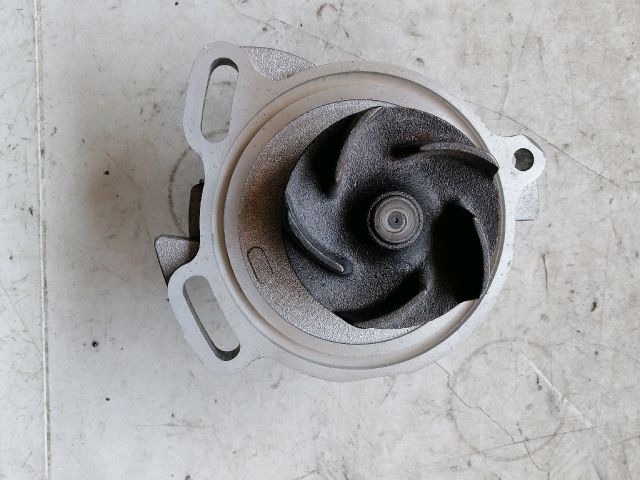 bontott AUDI 100 Vízpumpa
