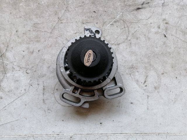 bontott AUDI 100 Vízpumpa