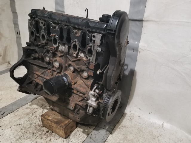 bontott AUDI 100 Motor (Fűzött blokk hengerfejjel)