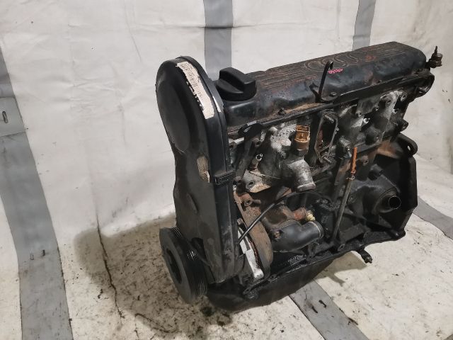 bontott AUDI 100 Motor (Fűzött blokk hengerfejjel)