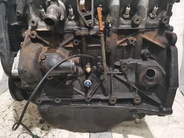 bontott AUDI 100 Motor (Fűzött blokk hengerfejjel)