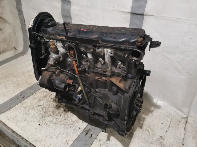 bontott AUDI 100 Motor (Fűzött blokk hengerfejjel)