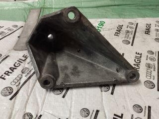 bontott AUDI 100 Motor Tartó Bak (Fém)