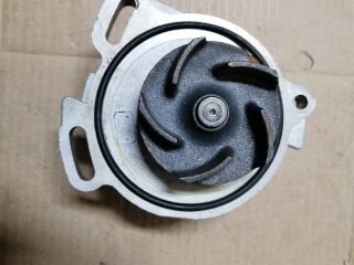 bontott AUDI 100 Vízpumpa