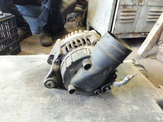 bontott AUDI 100 Generátor