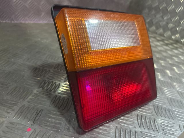 bontott AUDI 100 Bal Belső Hátsó Lámpa