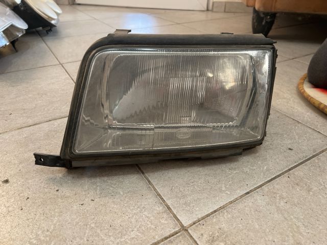 bontott AUDI 100 Bal Fényszóró