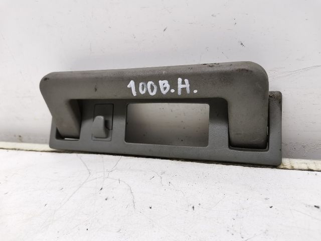 bontott AUDI 100 Bal hátsó Kapaszkodó (Felső)