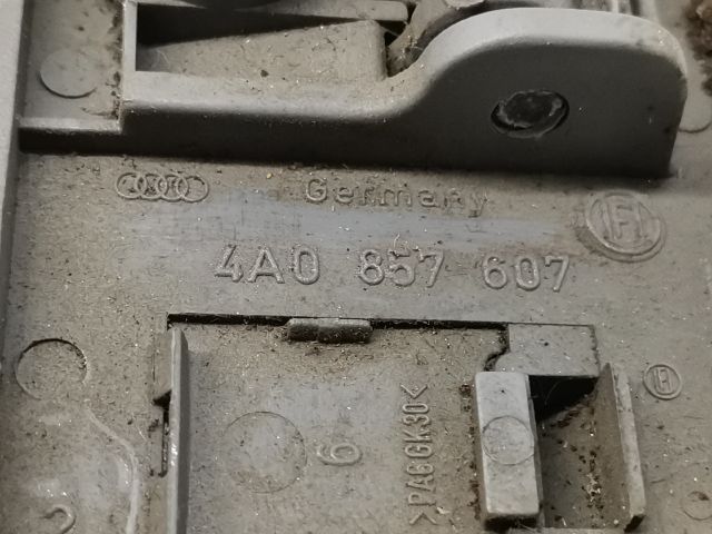 bontott AUDI 100 Bal hátsó Kapaszkodó (Felső)