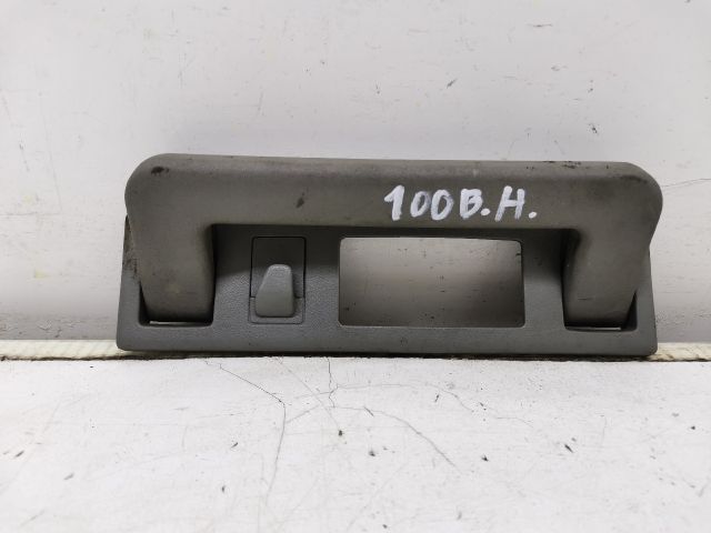 bontott AUDI 100 Bal hátsó Kapaszkodó (Felső)