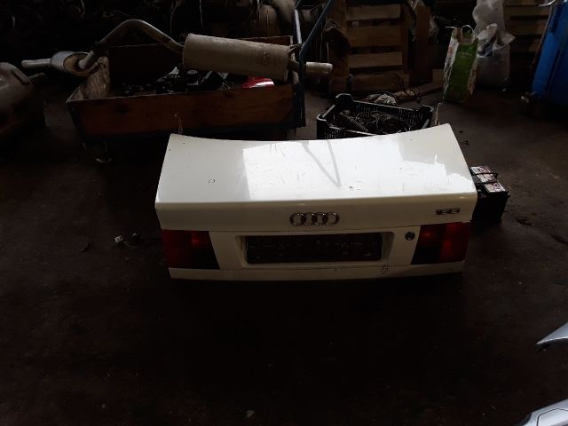 bontott AUDI 100 Csomagtérajtó (Részeivel)