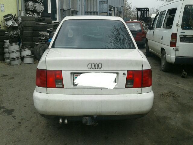 bontott AUDI 100 Csomagtérajtó (Részeivel)