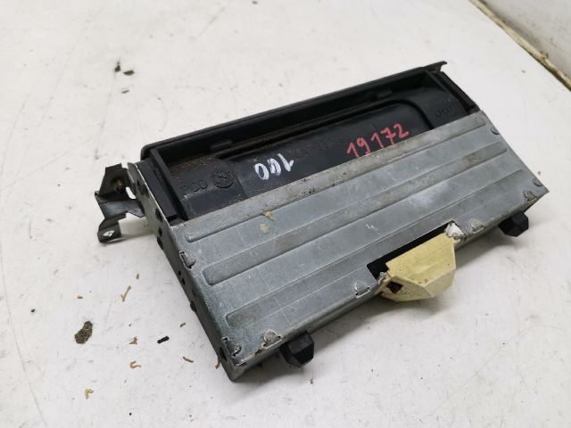 bontott AUDI 100 Első Hamutartó