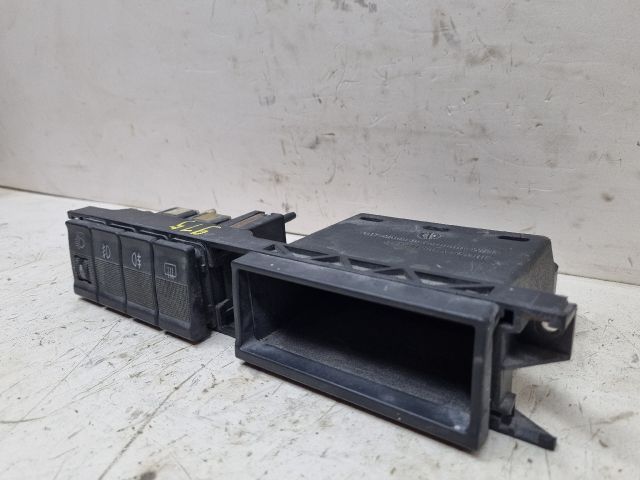 bontott AUDI 100 Első Tároló Rekesz