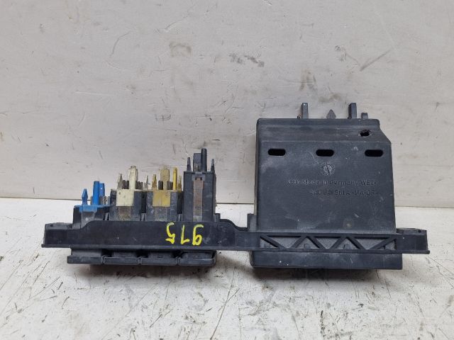 bontott AUDI 100 Első Tároló Rekesz