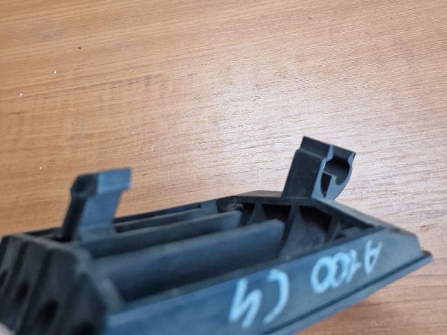 bontott AUDI 100 Első Vonószem Burkolat