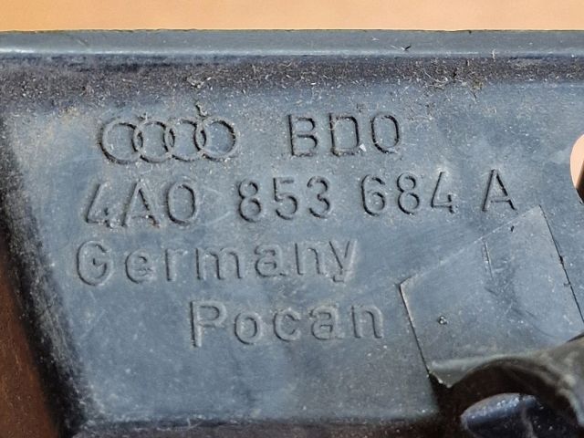 bontott AUDI 100 Első Vonószem Burkolat