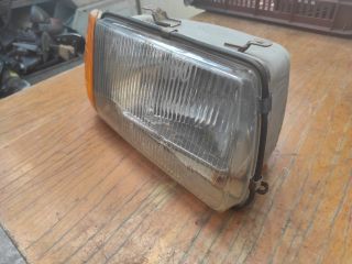 bontott AUDI 100 Jobb Fényszóró