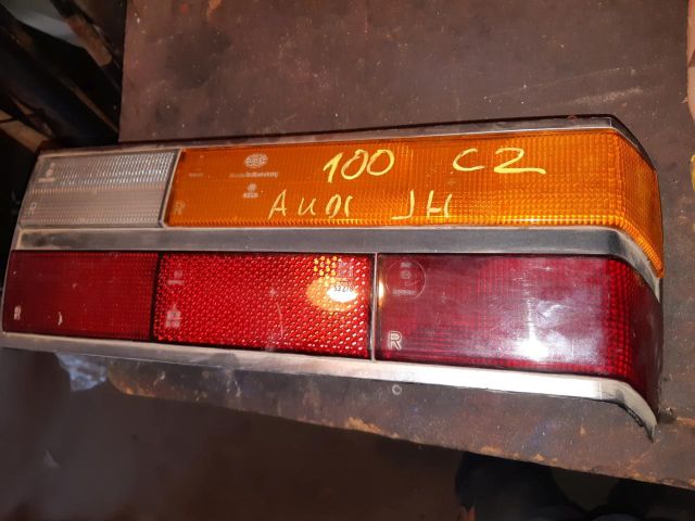 bontott AUDI 100 Jobb hátsó Lámpabúra