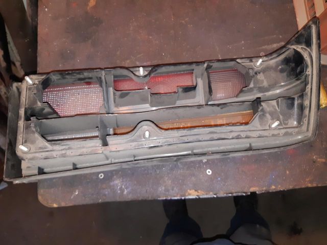 bontott AUDI 100 Jobb hátsó Lámpabúra