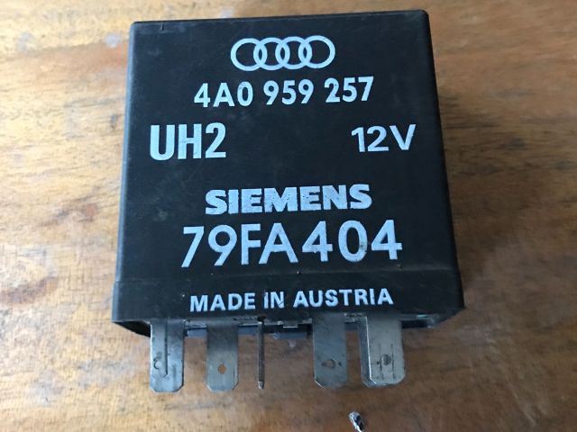 bontott AUDI 100 Relé