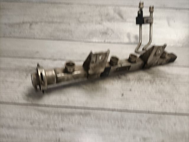 bontott AUDI 80 Porlasztó Sor / Híd