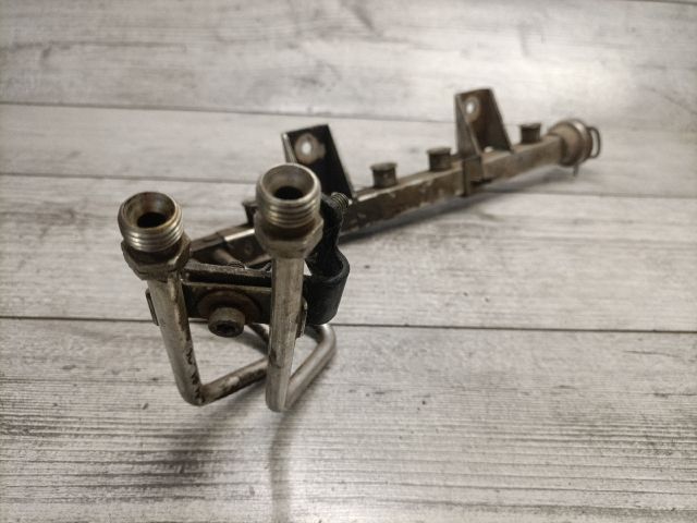 bontott AUDI 80 Porlasztó Sor / Híd