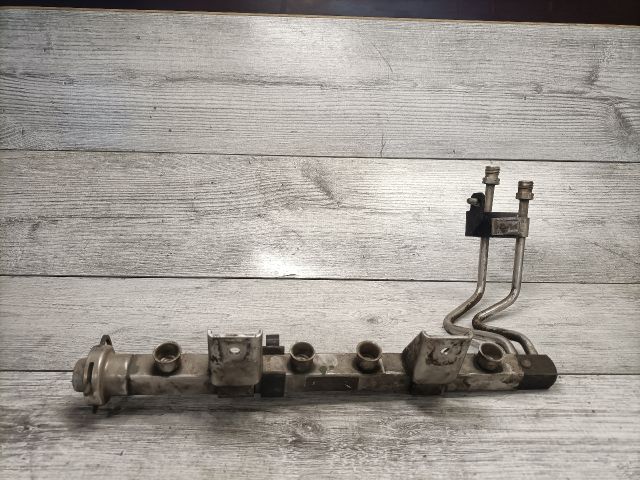 bontott AUDI 80 Porlasztó Sor / Híd