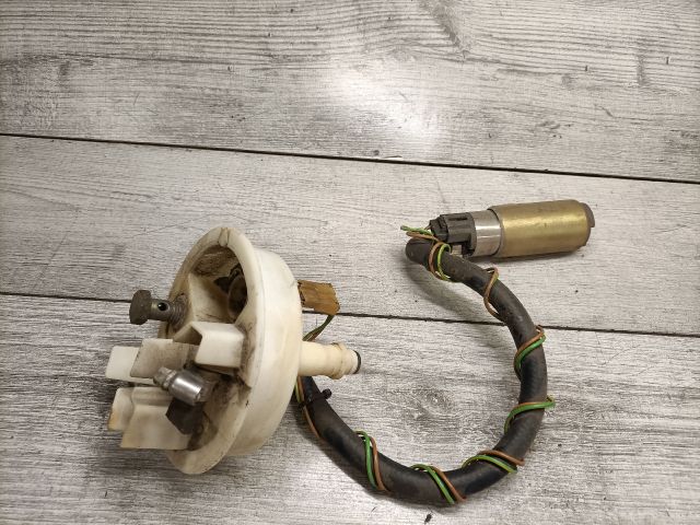 bontott AUDI 80 Üzemanyag Szivattyú