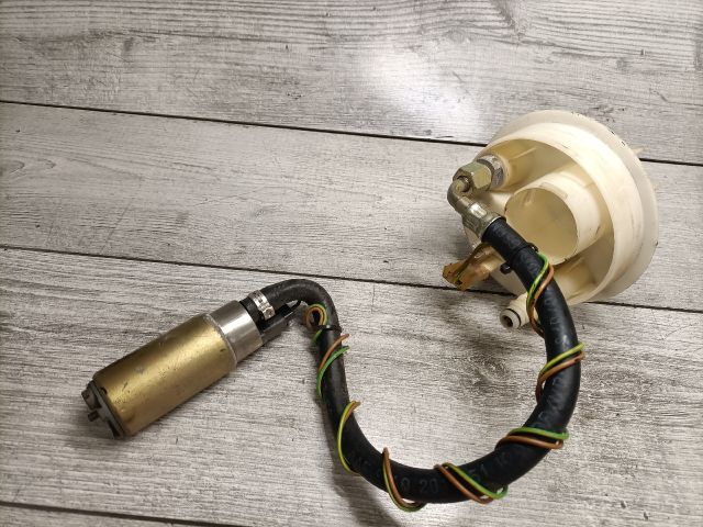 bontott AUDI 80 Üzemanyag Szivattyú