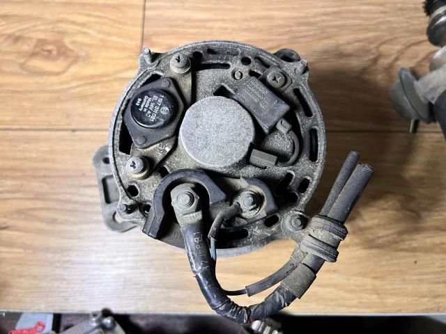 bontott AUDI 80 Generátor