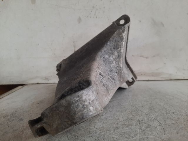 bontott AUDI 80 Motor Tartó Bak (Pozíciófüggetlen)