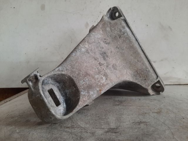 bontott AUDI 80 Motor Tartó Bak (Pozíciófüggetlen)
