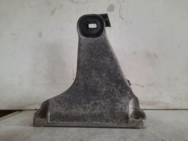 bontott AUDI 80 Motor Tartó Bak (Pozíciófüggetlen)