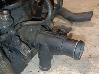 bontott AUDI 80 Termosztátház
