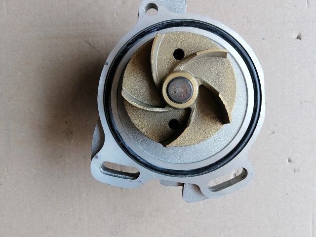 bontott AUDI 80 Vízpumpa