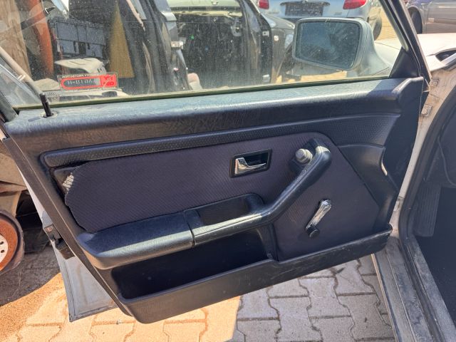bontott AUDI 80 Bal első Ajtó Kárpit