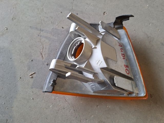 bontott AUDI 80 Bal első Irányjelző