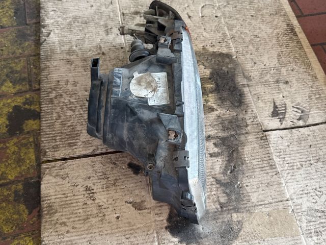 bontott AUDI 80 Bal Fényszóró