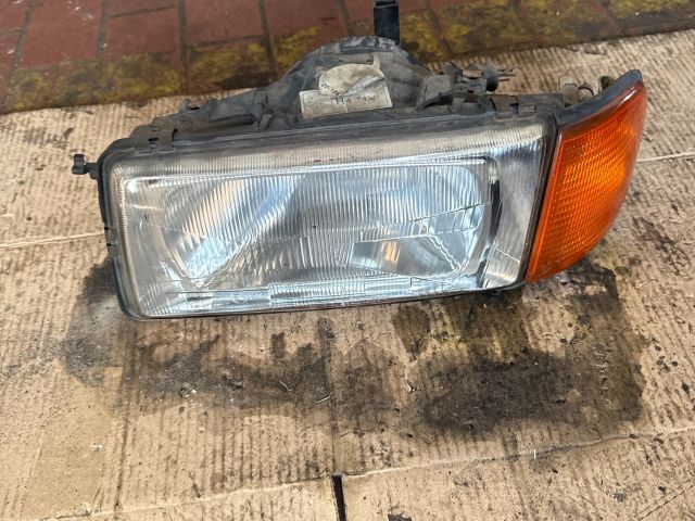 bontott AUDI 80 Bal Fényszóró