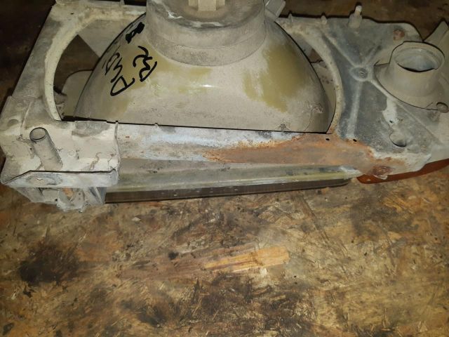 bontott AUDI 80 Bal Fényszóró