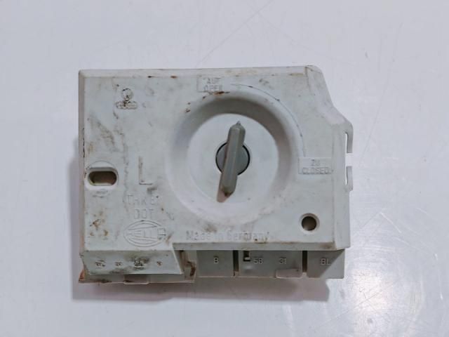 bontott AUDI 80 Bal Hátsó Lámpa Foglalat