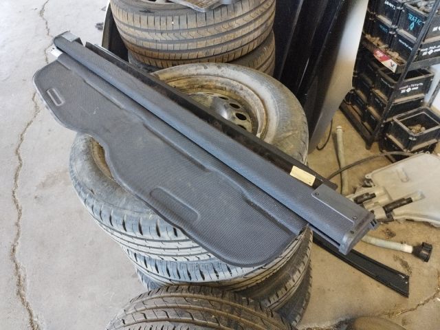 bontott AUDI 80 Csomagtér Roló