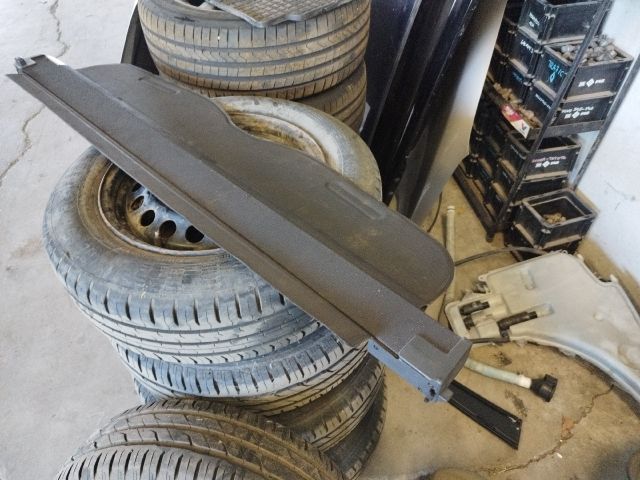 bontott AUDI 80 Csomagtér Roló