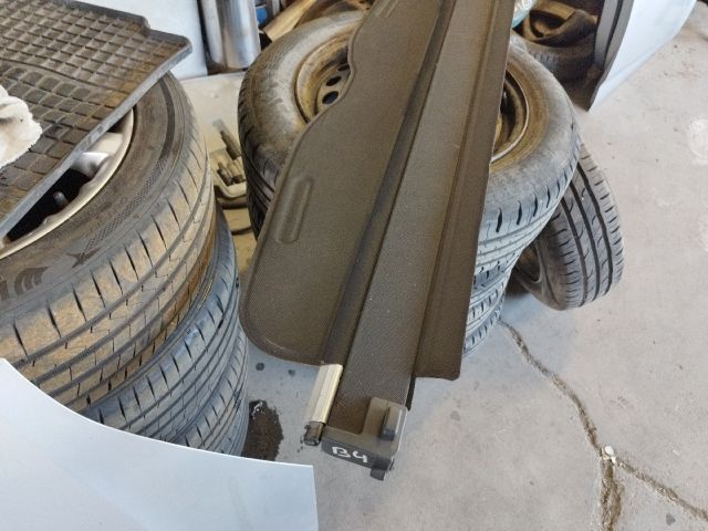 bontott AUDI 80 Csomagtér Roló