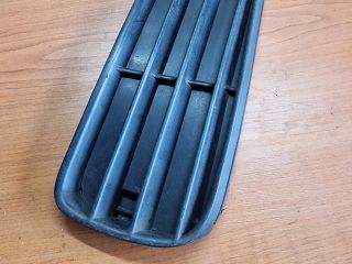 bontott AUDI 80 Első Lökhárító Bal Díszrács