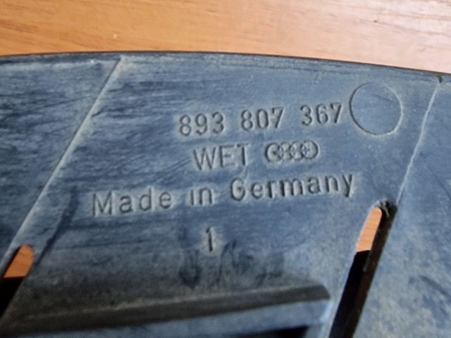 bontott AUDI 80 Első Lökhárító Bal Díszrács